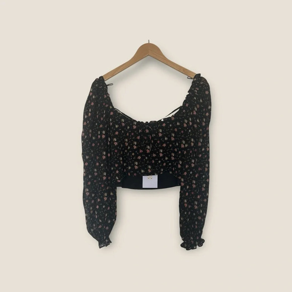 WAYF | NWT Ditsy Long Sleeve Crop Top | Size M | Black Floral - Picture 8 of 12